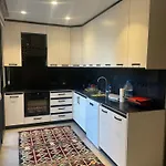 Havuzlu Ve Jakuzuli Lueks Villa