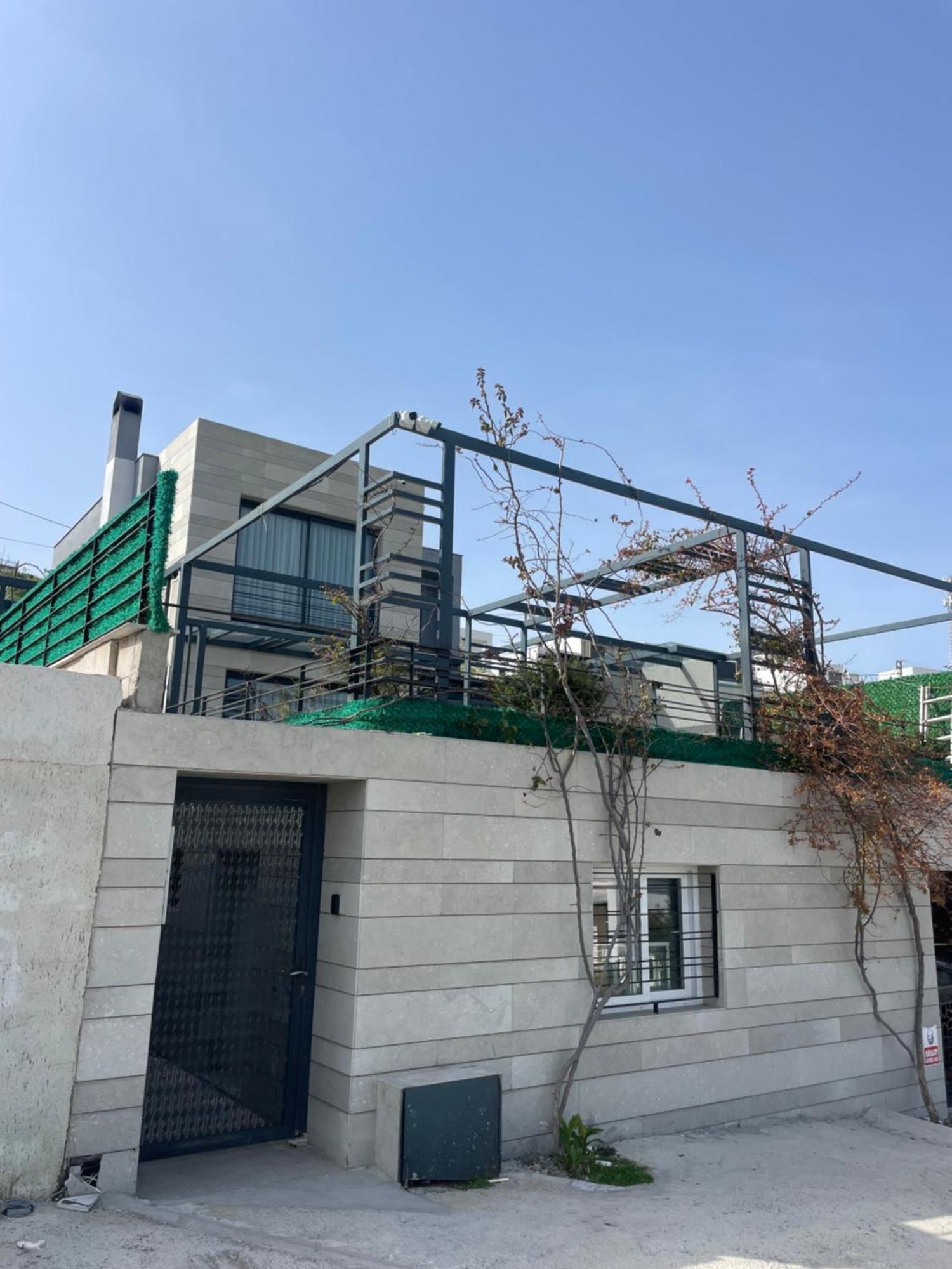 Villa Havuzlu Ve Jakuzuli Lueks *